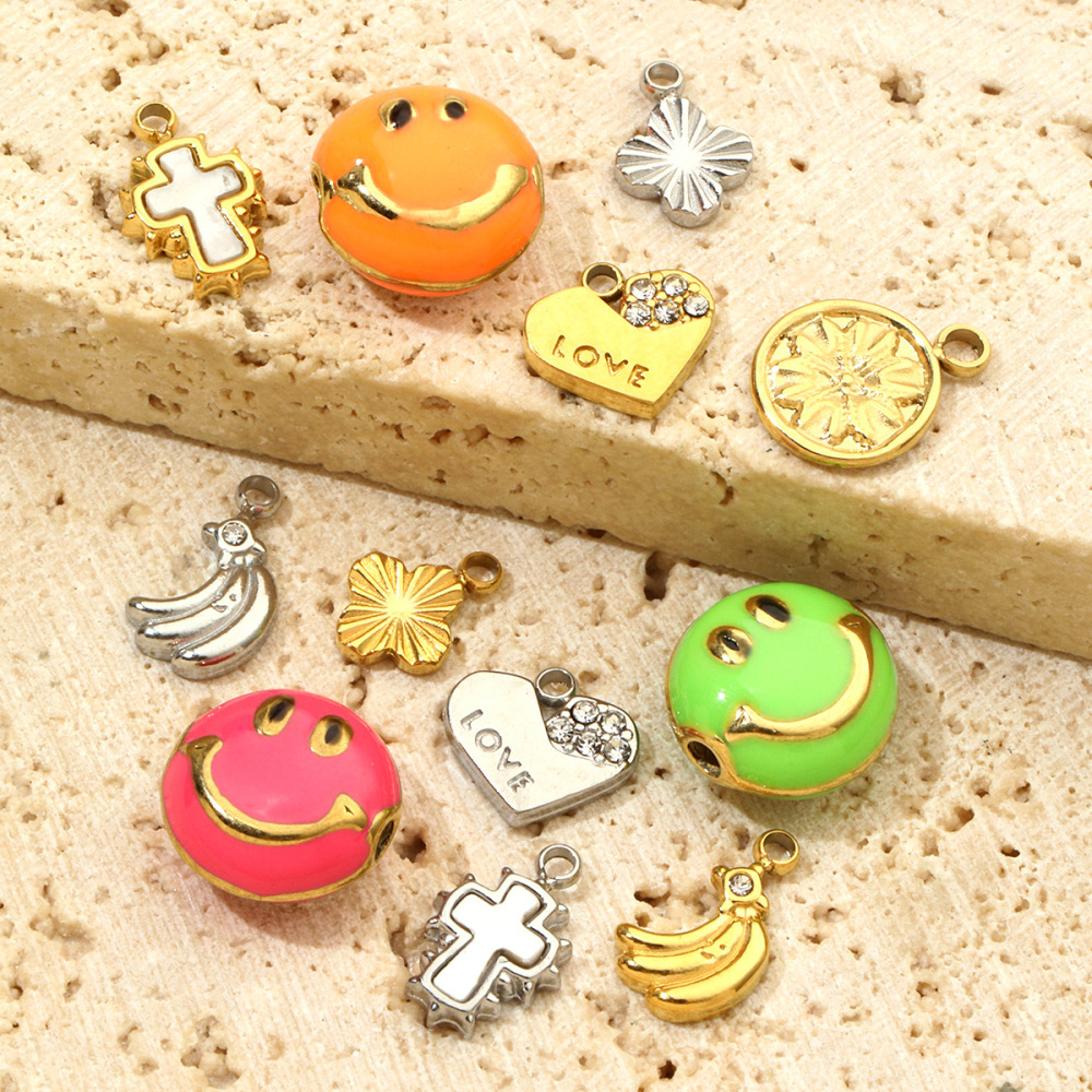 6pcs/pack French Clover Cross Stainless Steel Bracelet Diy Charms Women Love Heart Necklace Pendant Wholesale Banana Jewelry