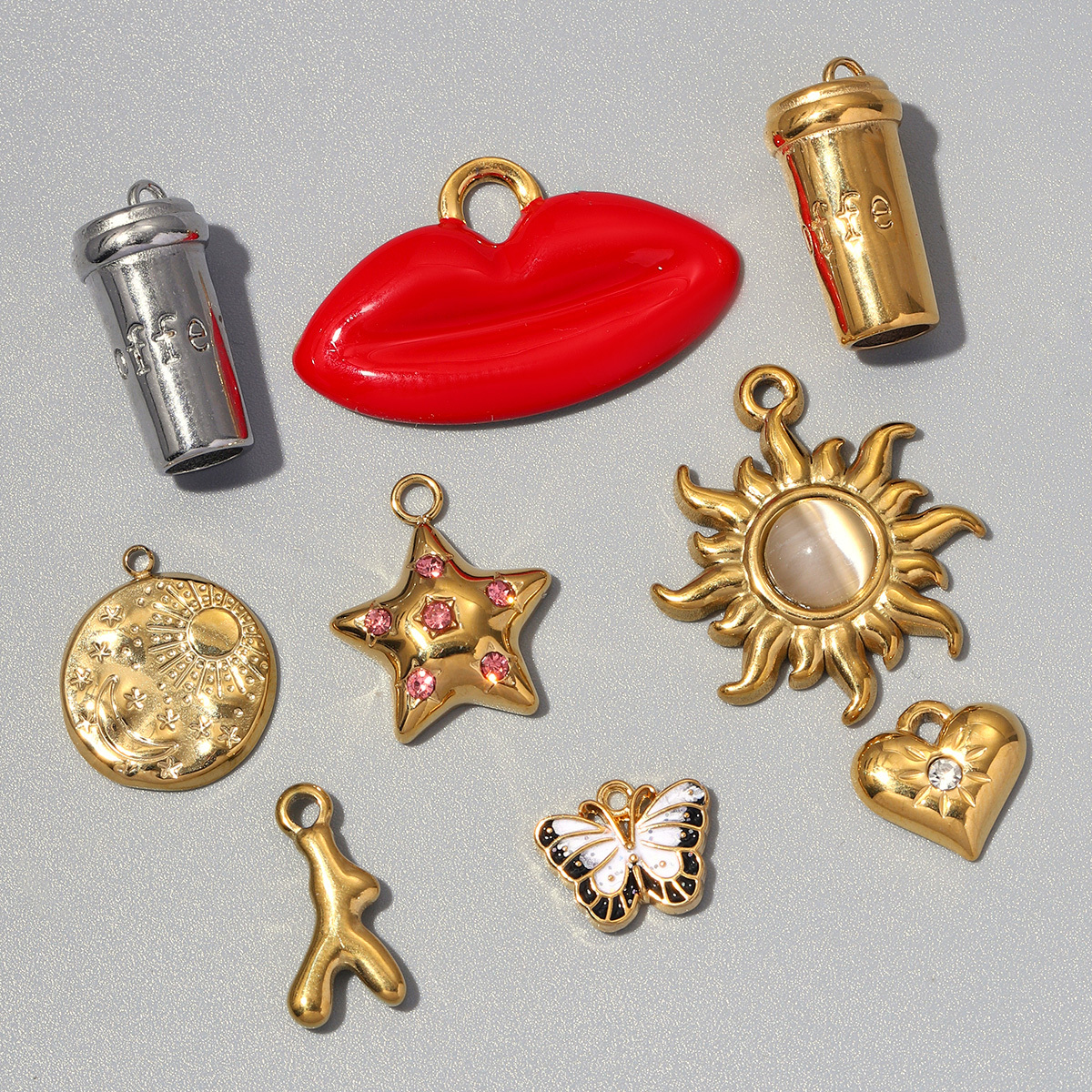6pcs/pack Stainless Steel Heart Poker Cross Lip DIY Charms Coffee Cup Camera Necklace Pendants Woman Rainbow Jewelry Wholesale