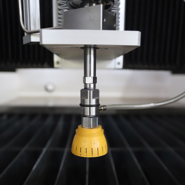 Fully Enclosed Ultra Precision CNC Waterjet Cutting Machine
