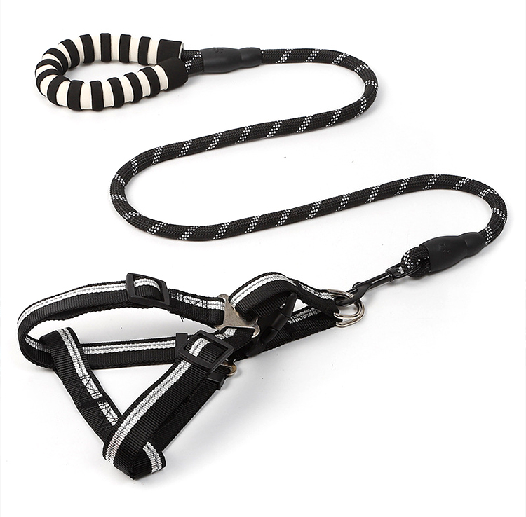 Pet Supplies Wholesale Pet Product Pet Tape Custom Leash Dog EVA Reflective Chest And Back Traction Leashes