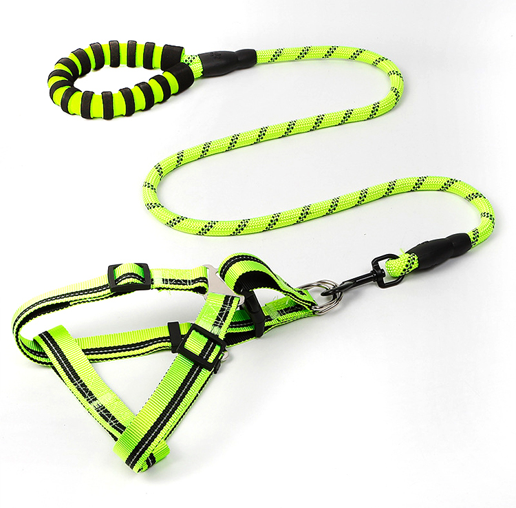 Pet Supplies Wholesale Pet Product Pet Tape Custom Leash Dog EVA Reflective Chest And Back Traction Leashes