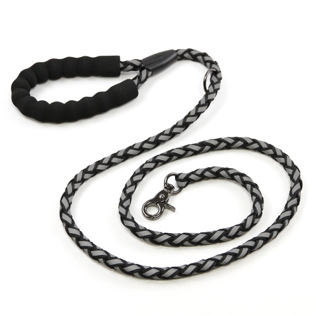 Custom Reflective Dog Leash 1.5-2.5m Length With Reflector Pet Leashes Rope Polyester Pet Dog Leash With Hooks Foam Handle