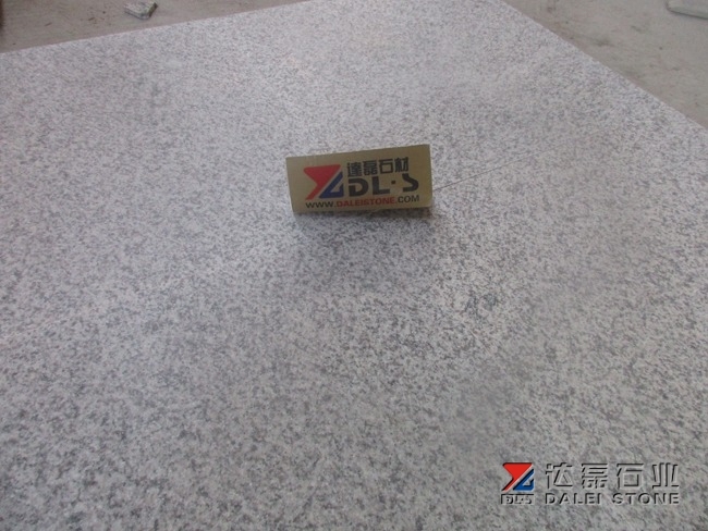 Grey White Color G655 Granite Tiles Honed Finish Way