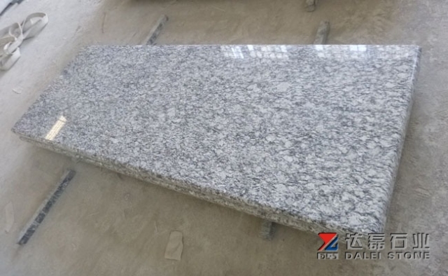 Spary White Granite Tombstone Wholesale