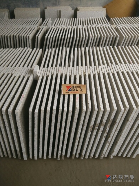 Rusty Yellow G682 Granite Tiles With Polished Finish Way