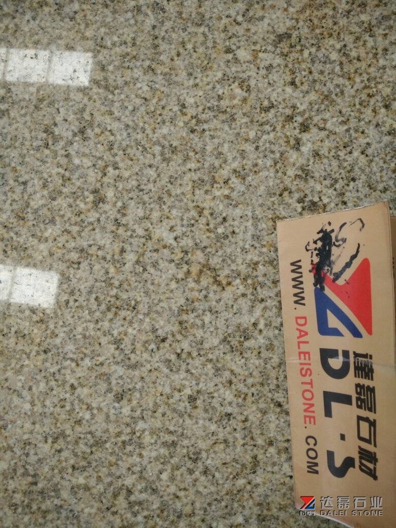 Rusty Yellow G682 Granite Tiles With Polished Finish Way