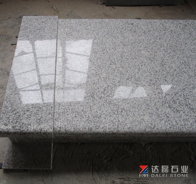 White Grey Granite Tombstone Wholesale