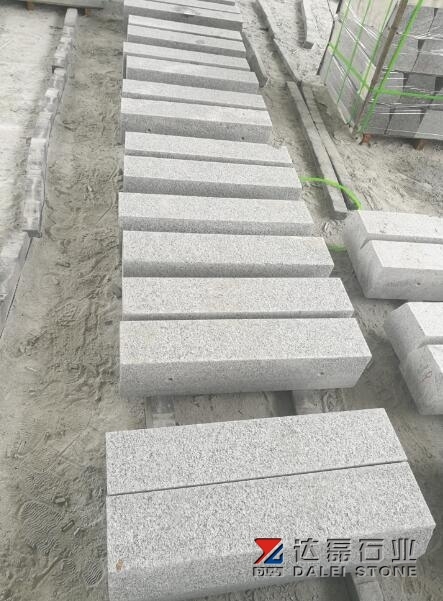 Grey Granite G623 Kerbstone Flamed Chamfer 20X20