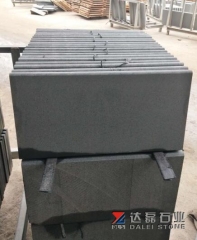 Dalei Stone Hainan Black Basalt Tiles Grinding 400 Finish Way