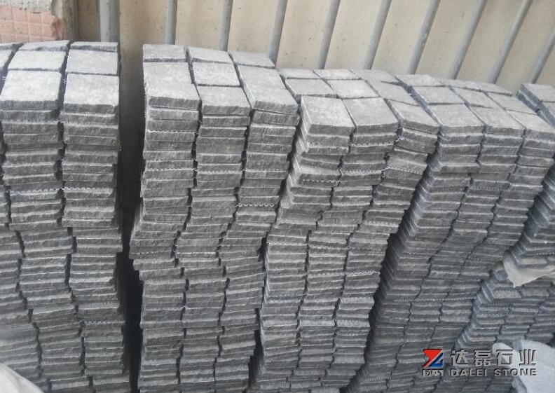 Old Orginal G684 Granite Flamed Cubestone With Net