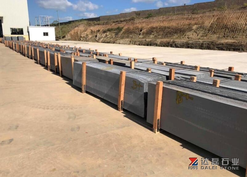 China New Black Small Slabs Polished