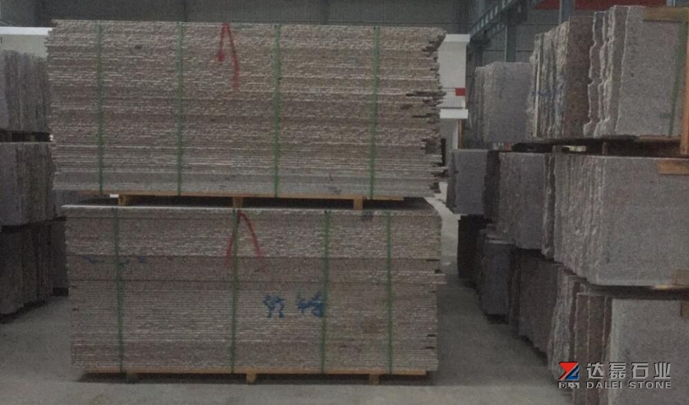G562 Red Granite Small slabs