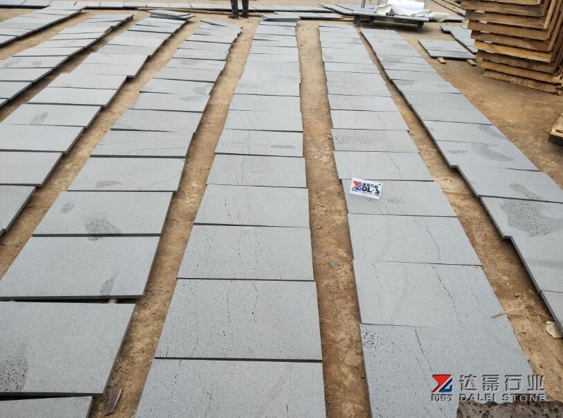 Blue Basalt Tiles Saw Cutting Finish Way