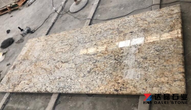 Dalei Stone Wholesale Golden Crystal Granite Countertops From China
