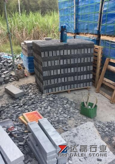 Black Basalt Paving Stone Natural Surface Way For Wall Cladding