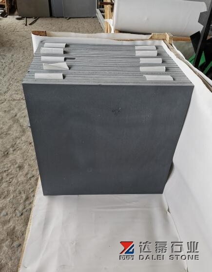 Hainan Black Basalt Coping Tiles Honed Finish Way