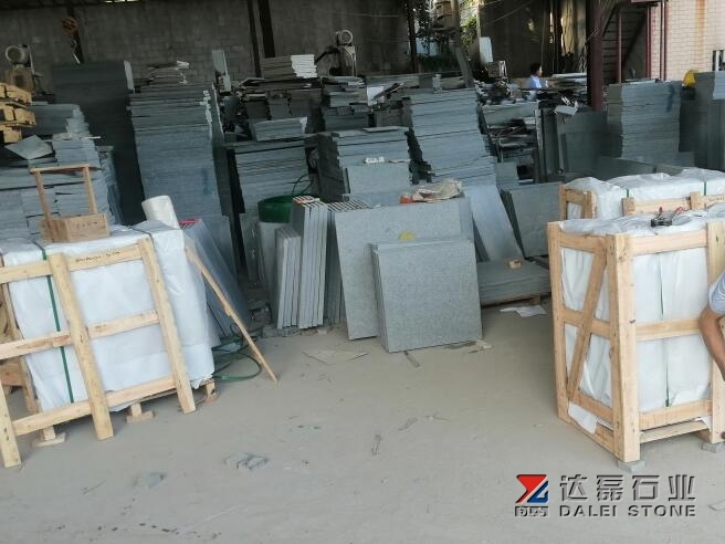 G654 Flamed Tiles Padang Dark Flamed Tiles 600x600x20mm