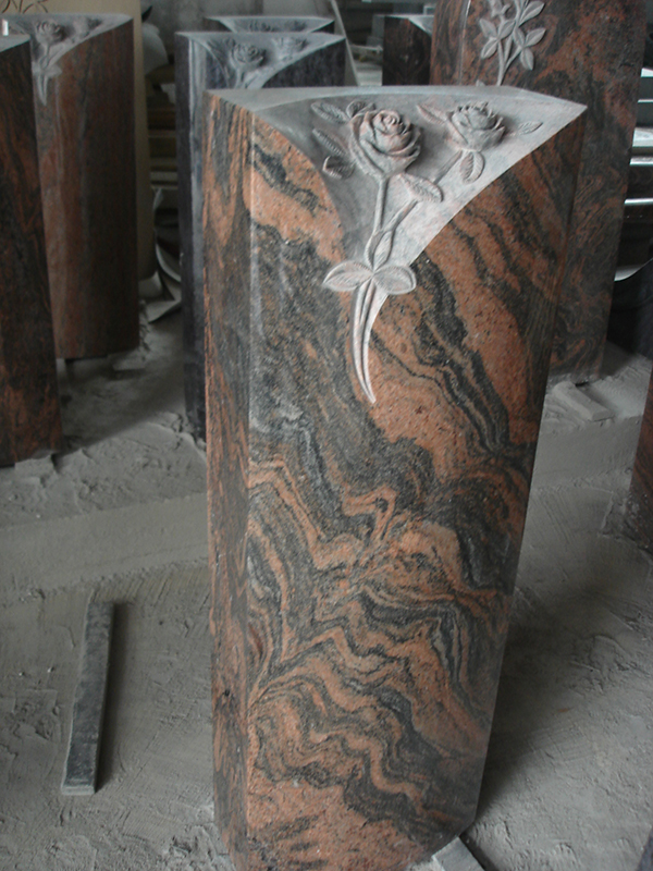 aurora monument.jpg