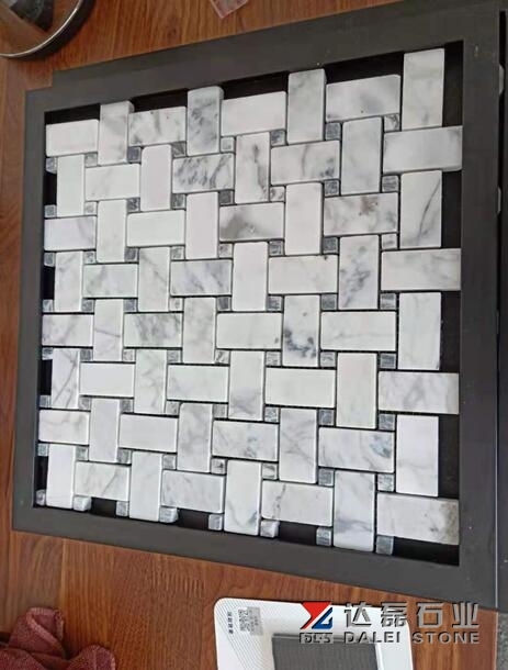 China Carrara White Marble Mosaic Tiles Polished
