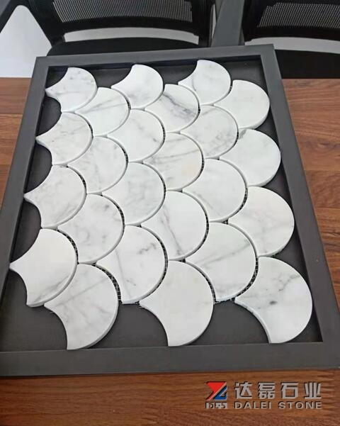 China Carrara White Marble Mosaic Tiles Polished