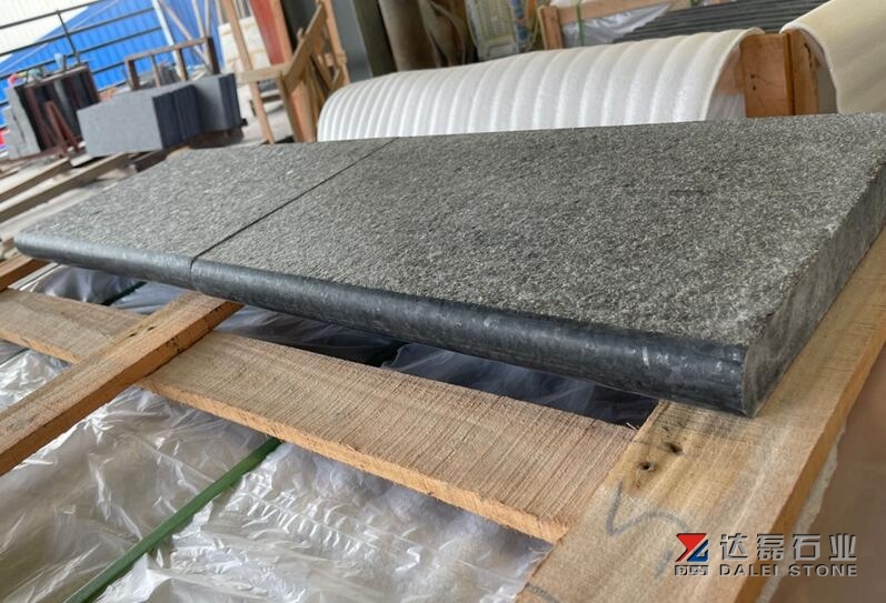 Angola Black Basalt Swimming Pool Coping Tiles Flamed Honed