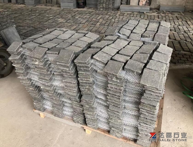 Pure Black Granite Cube Stone Flamed