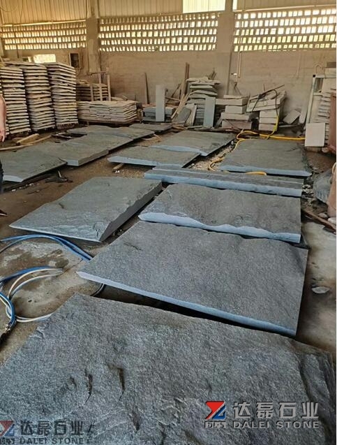 China Dark Grey G654 Natural Split Granite Wall Cladding For Wall Background