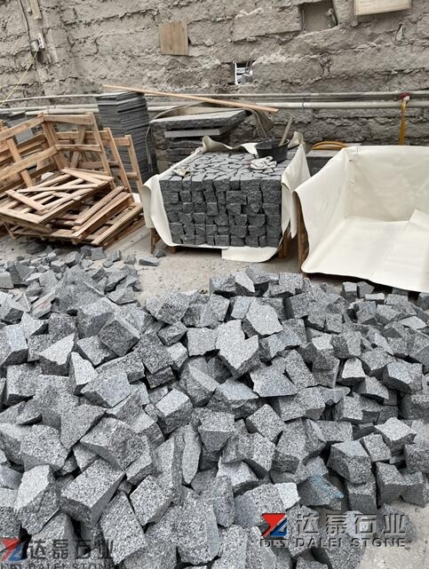New G654 Crazy Paver Stone Sesame Dark Grey Granite Irregular Paving Stone Factory Price