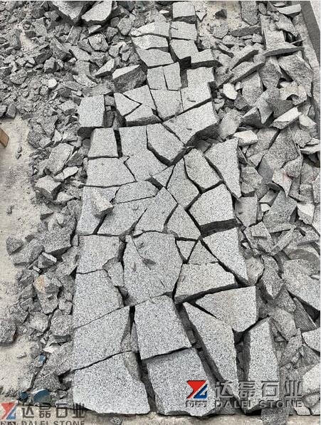 New G654 Crazy Paver Stone Sesame Dark Grey Granite Irregular Paving Stone Factory Price
