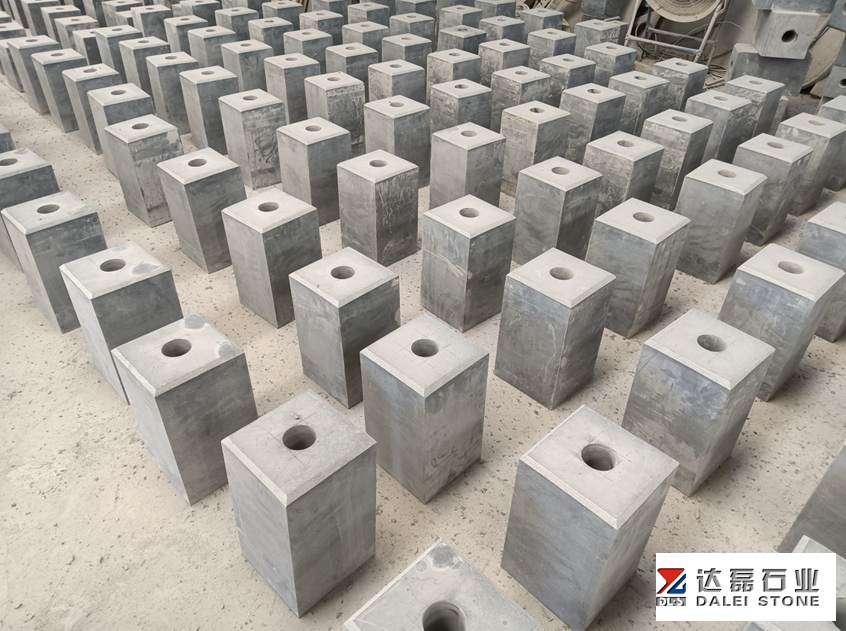 Blue Limestone Flagpole Base Stone With Hole Grinding 500 Degree