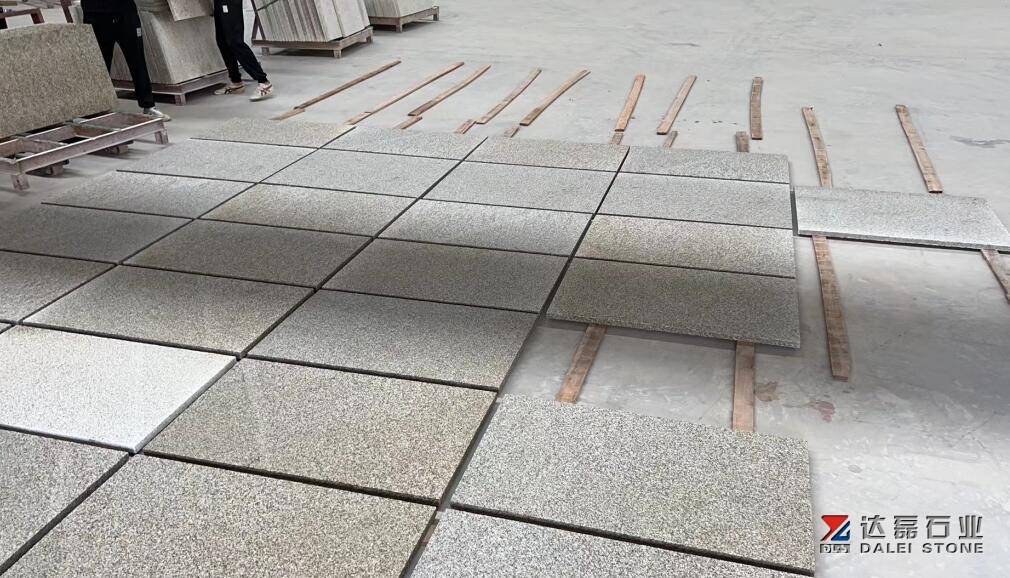 Thailand Golden Seasame Granite Tiles Yellow Rusty