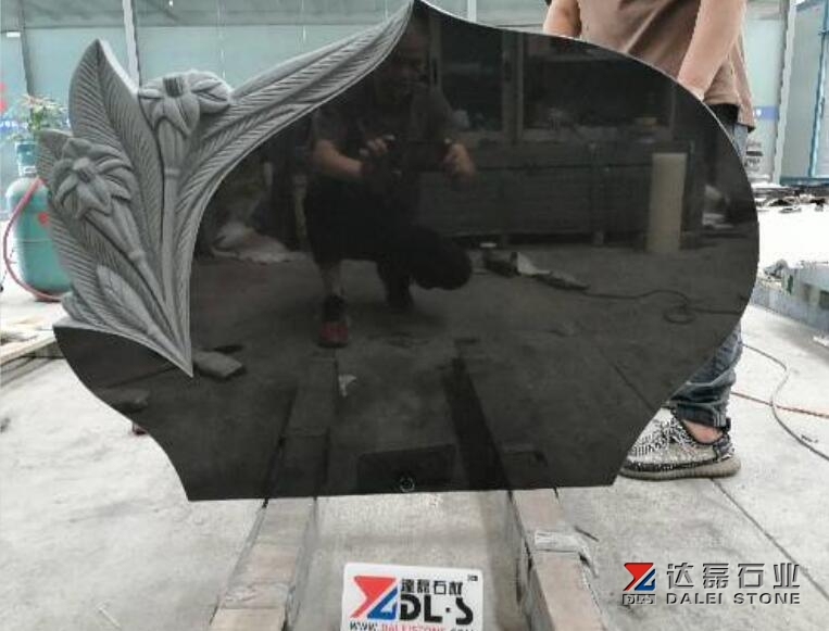 Black Headstone Carving Monuments Sale