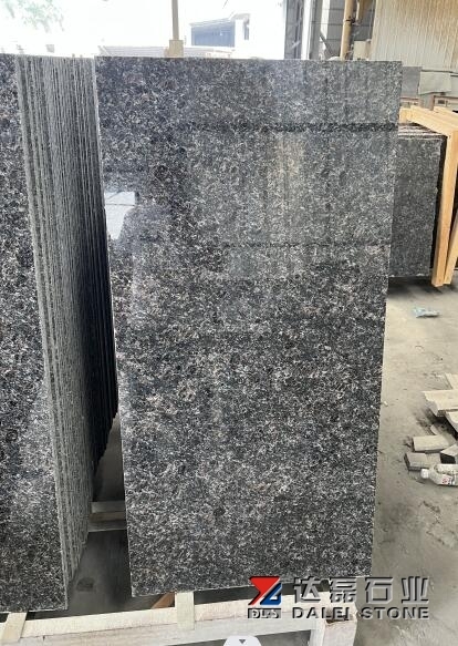 Indian Tan Brown Granite Tiles With Black Color Cheaper Prices