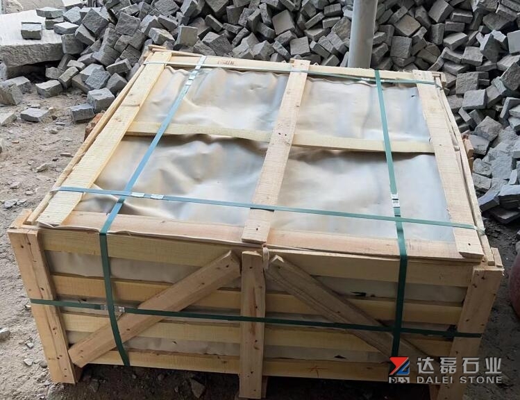 Padang Dark G654 Cube Stone Natural Split Finish Way