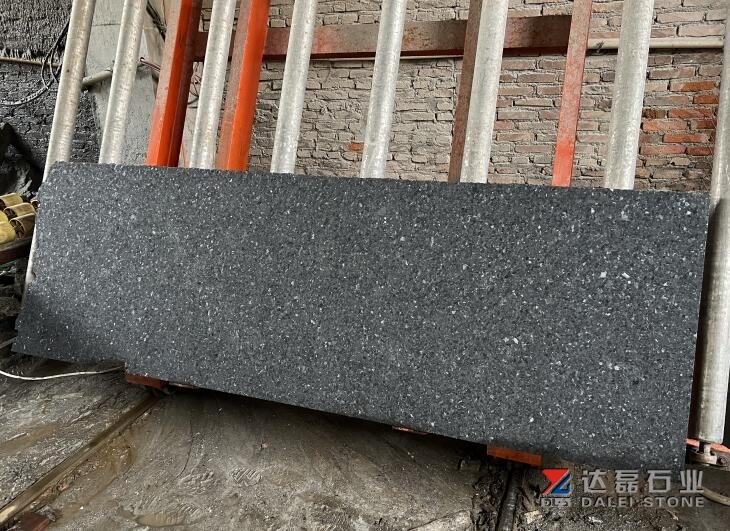 Angola Black Granite Slabs Saw Cutting + Water Jet From Factory