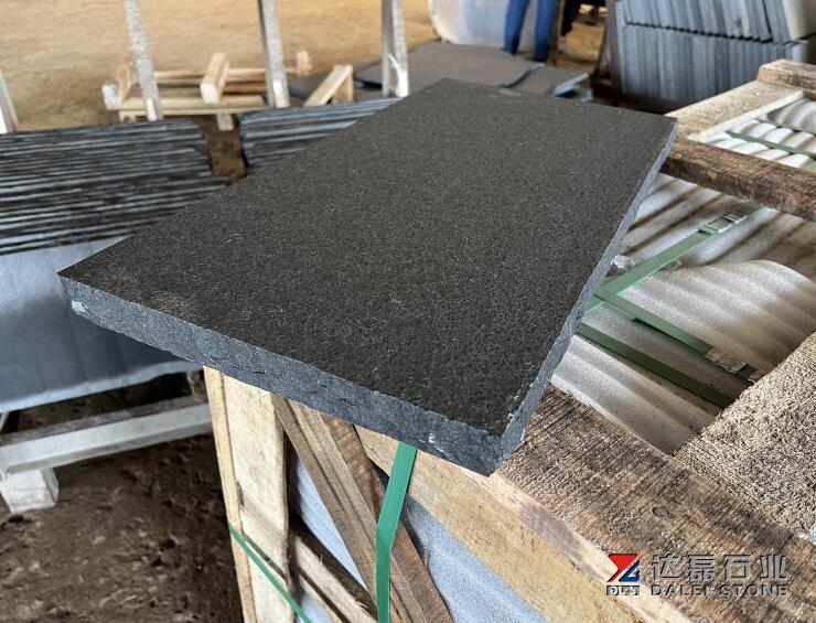Vietnam Black Basalt Flamed Tiles One Long Natural Splite