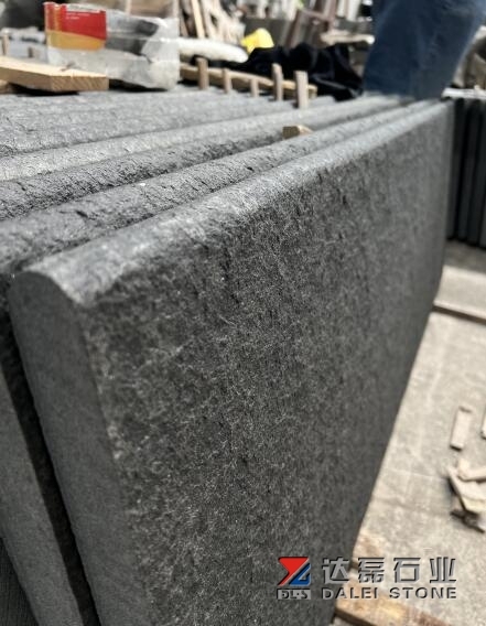 Vietnam Black Flamed Steps Bullnose Edge