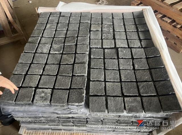 Vietnam Black Basalt Cube Stone All Side Flamed Tumble Finish Way
