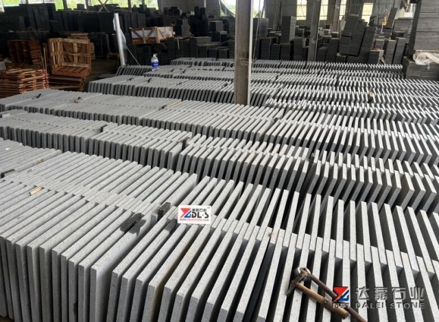 Vietnam G654 Granite Flamed Tiles Wholesale