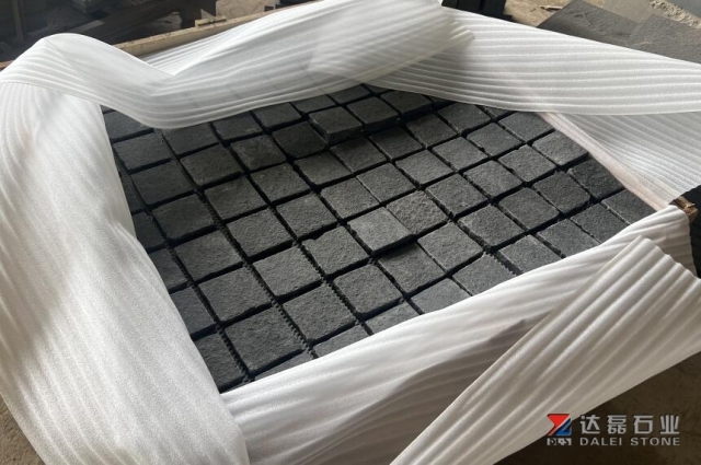Vietnam Black Basalt Cube Stone All Side Flamed Tumble Finish Way