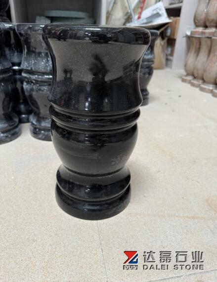 Indian Black Monuments Vase Facotory Cut