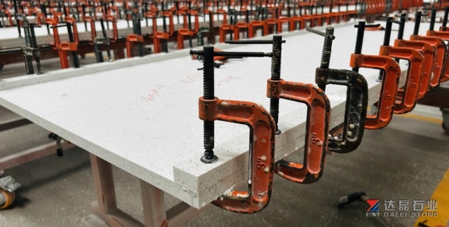Quartz Countertops Processing Edge For Villa Kitchen Countertops