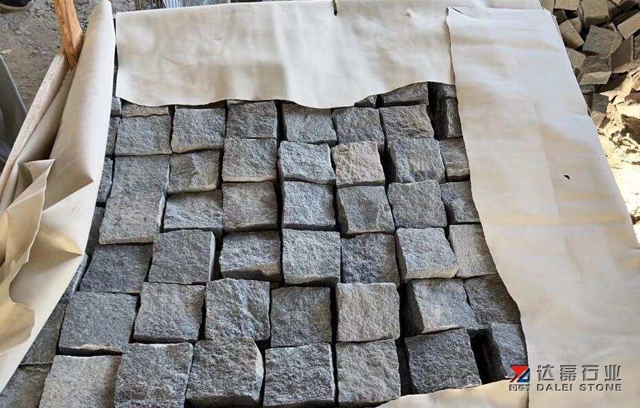 G654 Granite Cube Stone Natural Split Finish Way