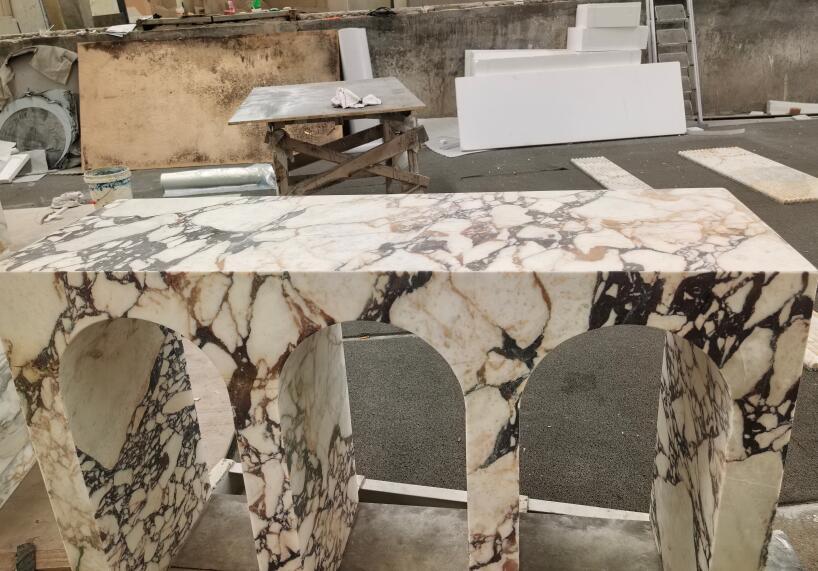 Calacatta Viola Marble Bar Counter
