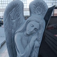 Black Granite Leaning Angel Carved Tombstone Monument