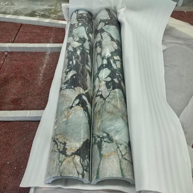 Bulgari White Marble Column with Black White Root Marble