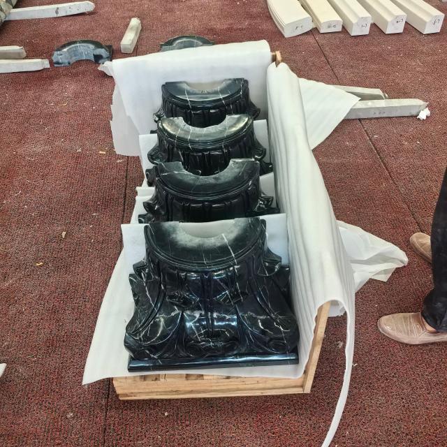 Bulgari White Marble Column with Black White Root Marble