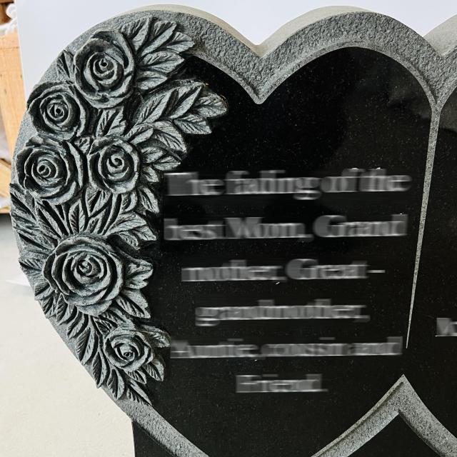 Indian Black Granite Double Heart Memorial Monument with Rose Carving