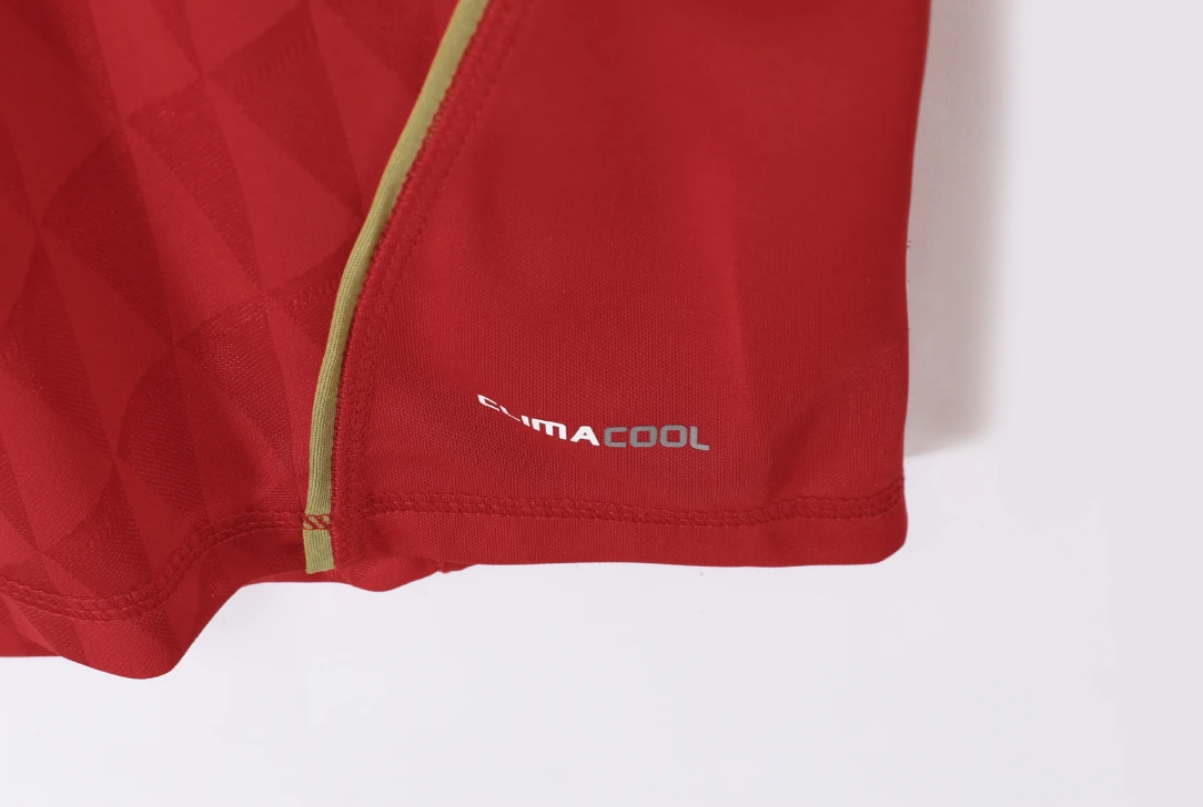 Liverpool Home Retro Jersey 2010/11