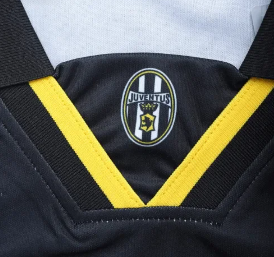 1996-97 Juventus Retro Jersey Away
